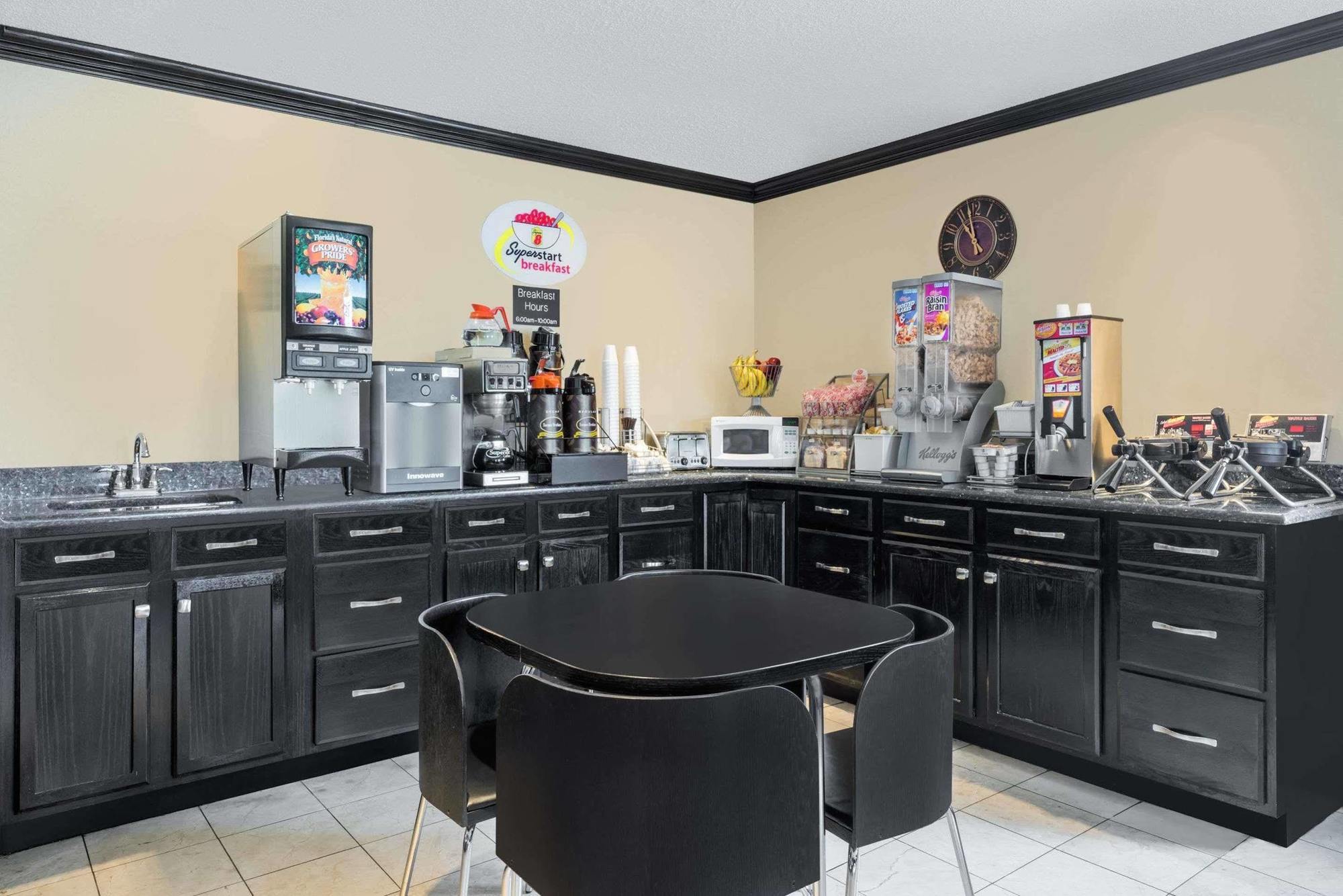 Super 8 By Wyndham Hanover Extérieur photo