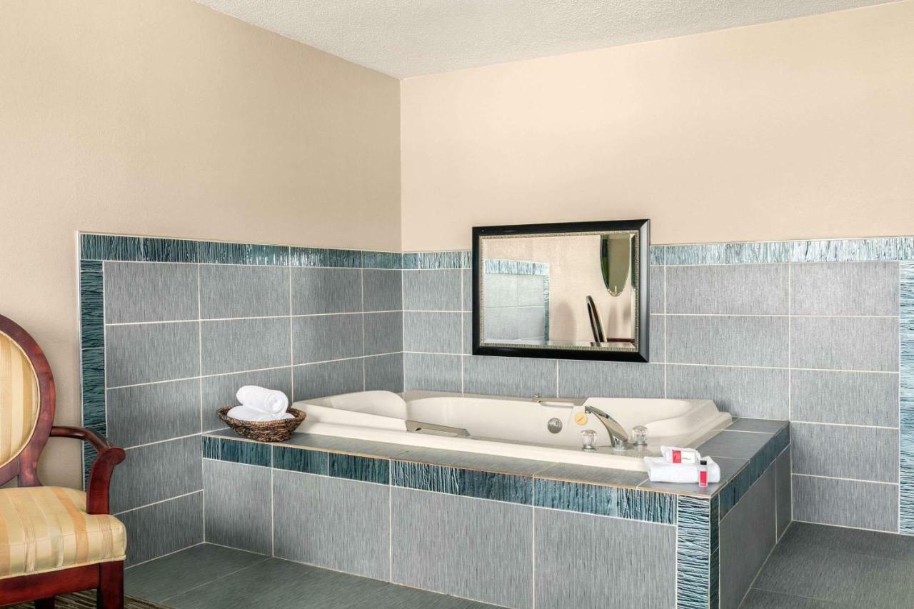 Super 8 By Wyndham Hanover Extérieur photo